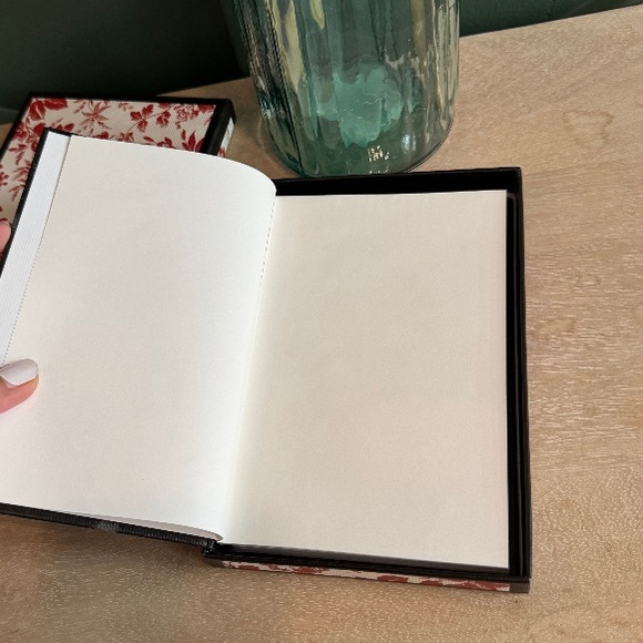 Gucci Bloom Notebook - Picture 3 of 8